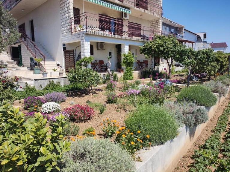 Apartments Tomas Trogir Eksteriør billede